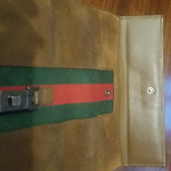 Classic Gucci full sized wallet - Picture 3 of 8